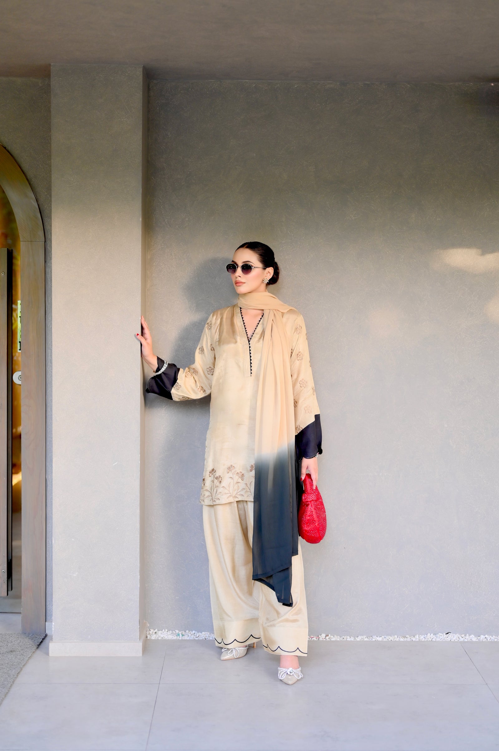 Beige and black chiffon dupatta