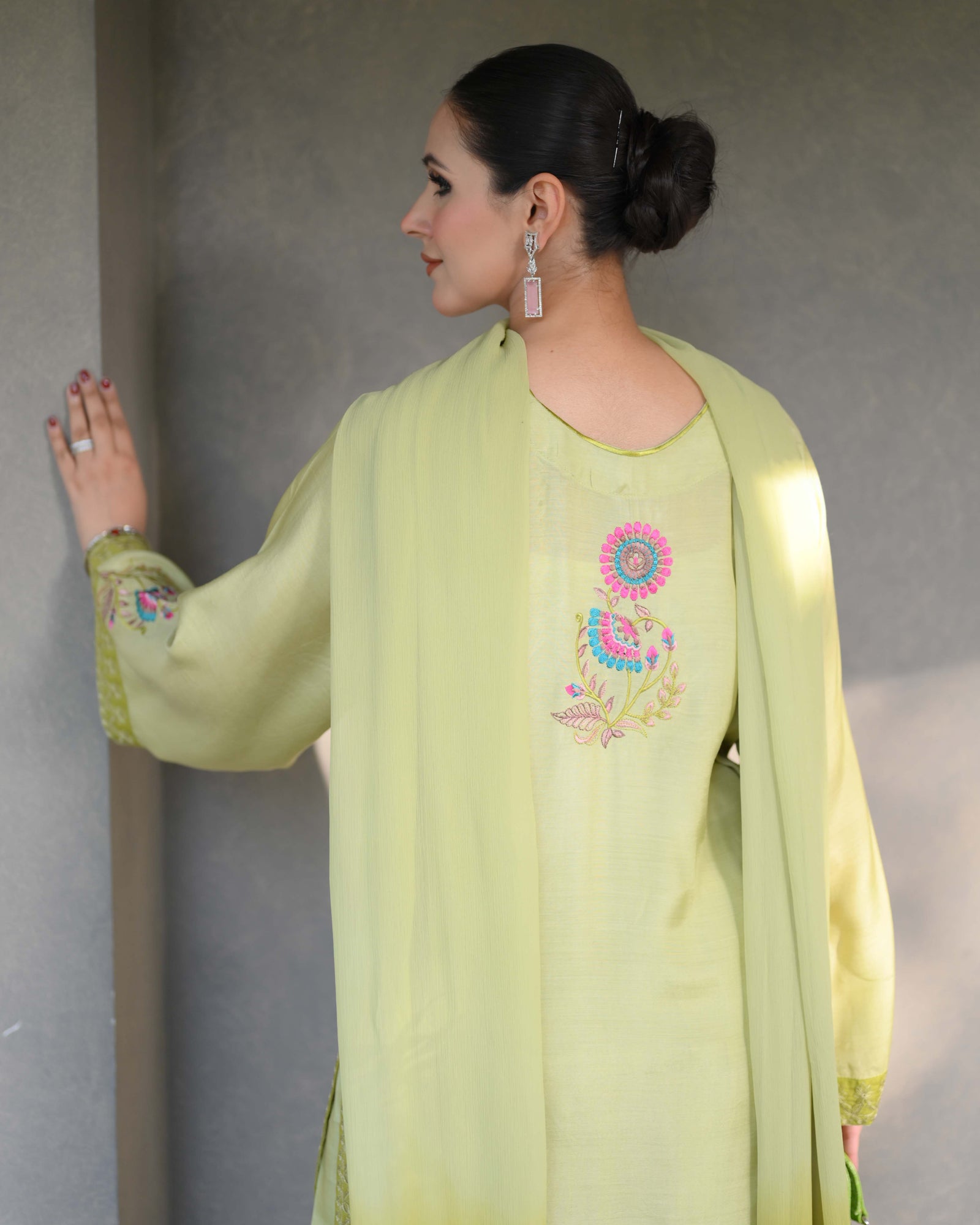 Olivae - (premium viscose lawn)
